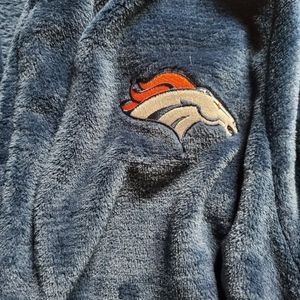 Denver Broncos Robe